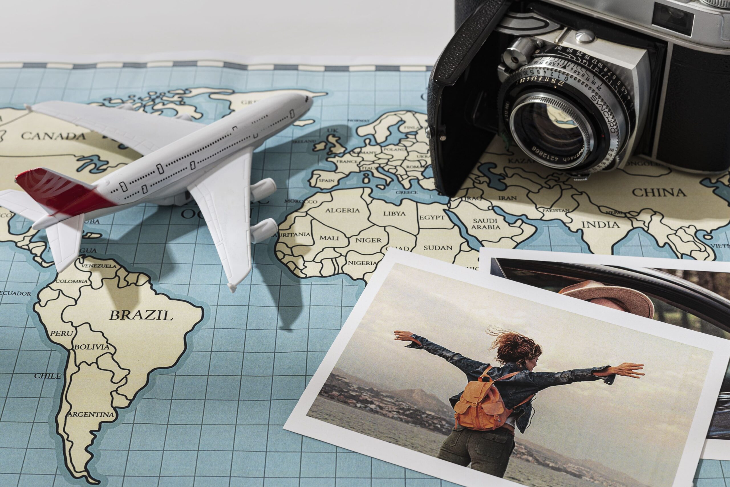 high angle travel items arrangement (1)